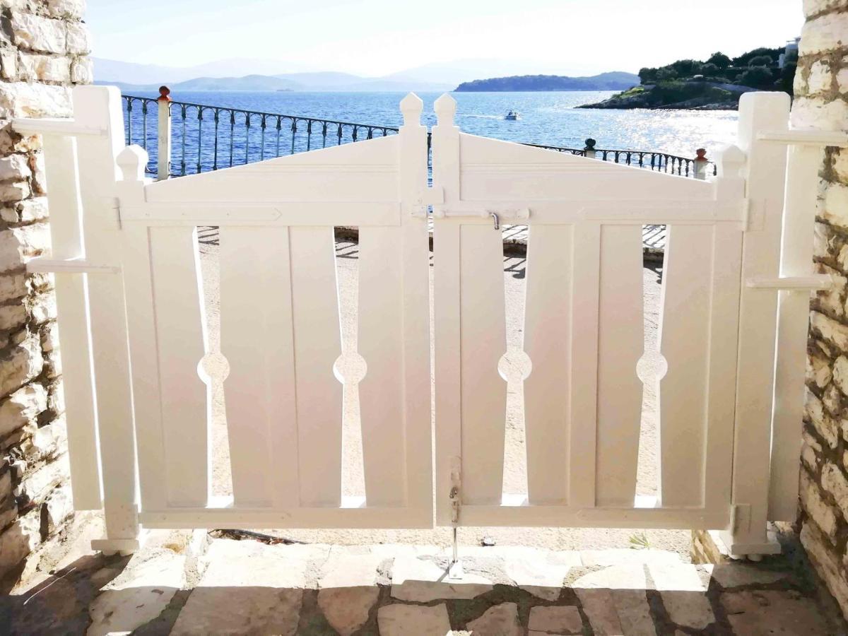 Sea Rose Apartment Kassiopi Exterior photo